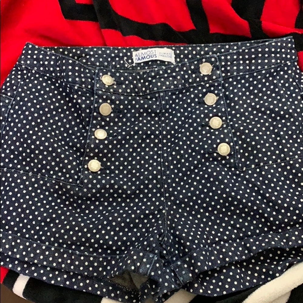 Almost Famous women’s shorts